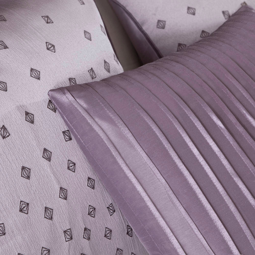 JLA Home Madison Park - 6 Jacquard Duvet Cover Set with Ombre Sequin-Like Texture, 6-Piece Contemporary Glam Bedding Ensemble Purple MP12-3054