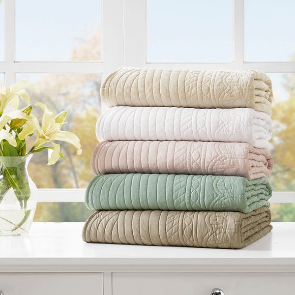 JLA Home Madison Park - Oversized Quilted Throw Adds Vintage-Soft Texture with Scalloped Edges, Breathable Cotton Fill, Machine Washable Blush MP50-6123