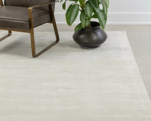 Sunpan Alaska Hand-Loomed Rug - Luxurious Wool-Blend Texture for Cozy Living, Lounge, and Bedroom Spaces White