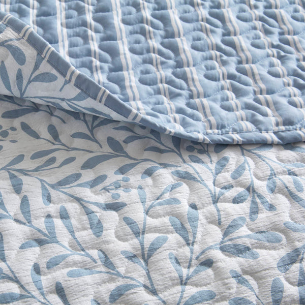 English Elm 5-piece Cotton Dobby Botanical Duvet Set with Embroidered Coastal Throw Pillows B035P463290