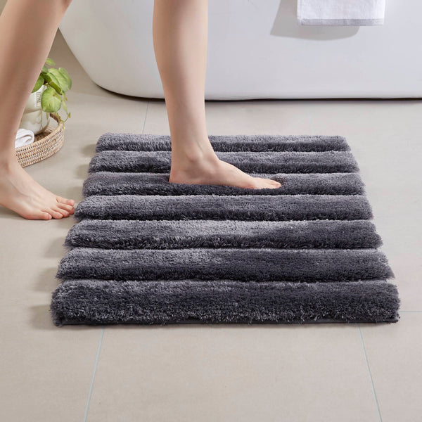 JLA Home Madison Park - Rug Madison Park Tufted Pearl Channel Bath Accent — Plush High-Low Stripe, Machine Washable, Fade-Resistant Grey MP72-5105