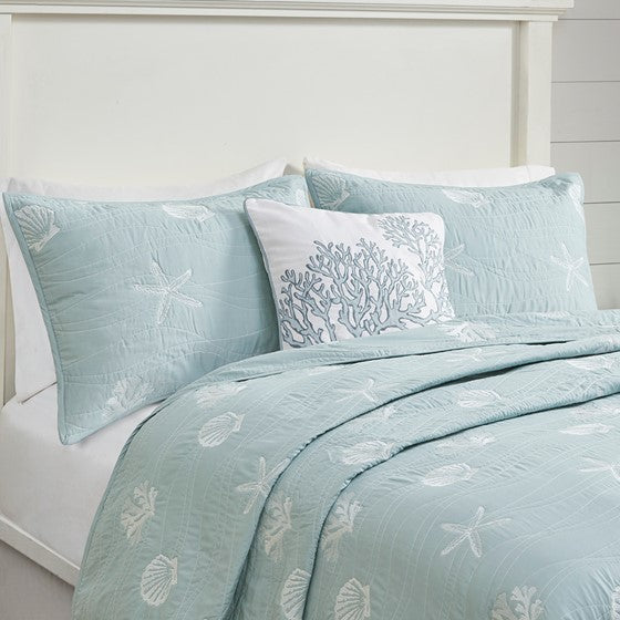 English Elm 4 Harbor House Seaside Cotton Percale Reversible Quilt Set with Embroidered Starfish and Shells, Full/Queen Aqua 20.87 L x 16.93 W x 10.24 H B03595790