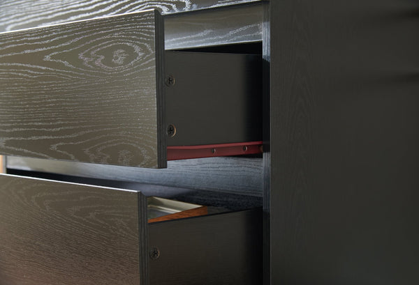 English Elm 4 Drawer Dresser Modern Black 31.5" Handle-Free Chest - 4 Spacious Drawers, Sleek Durable Storage Organizer W3151P288870