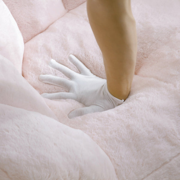 English Elm Giant Foam-Filled Bean Bag Chair with Footstool, Shell-Shaped Faux Fur Sofa for Gaming Reading уют Pink W2677P306794