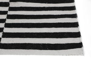Sunpan ZIGBY Hand-Woven Black & Ivory Rug - 6' x 9' - Mid-Century Modern Design for Indoor & Outdoor Use 108747