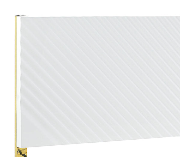 English Elm Gaines High Gloss Finish EK Bed Frame with Wave Pattern Design, 39 Slats, 660lb Capacity, KD Structure White 86 L x 19 W x 7 H B2726S00418