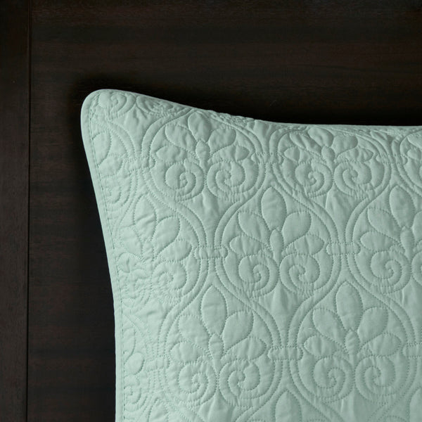 English Elm Reversible Madison Park Quebec Bedspread Set King — Cottage-Style Quilted Texture, Oversized Draping, Antimicrobial Freshness Seafoam 17.72 L x 15.35 W x 8.66 H B03597413