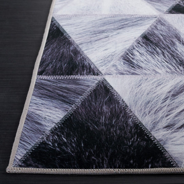 Safavieh Faux Hide 554 M/W S/R Power Loomed  Rug IIX Light Grey / Dark Grey FAH554F-9