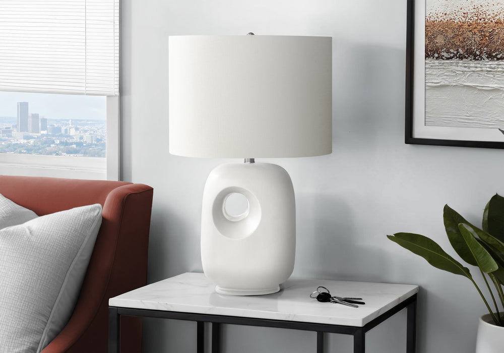 English Elm Lighting, Sculpted Ceramic Table Lamp with Ivory Fabric Shade for Modern Living Spaces White B2710P461848