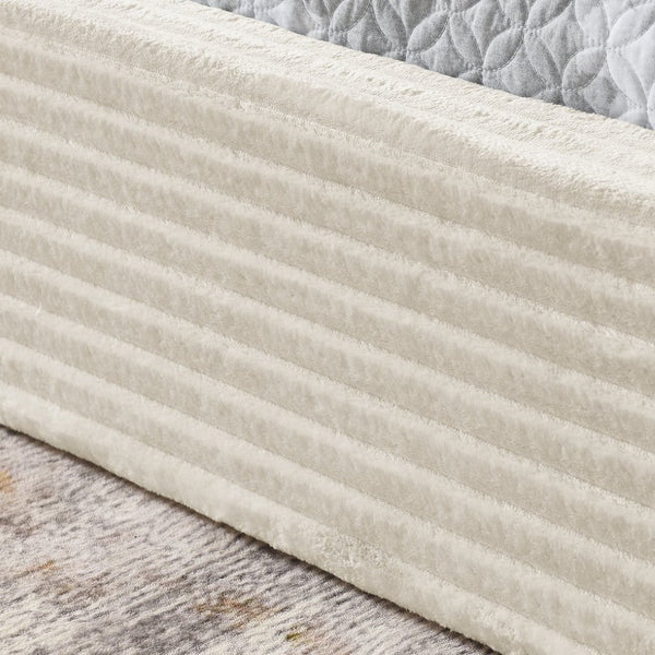 English Elm Queen Upholstered Platform Bed In Luxurious Beige Velvet With Curved Headboard - No Box Spring Needed! W487S00339-GIGA