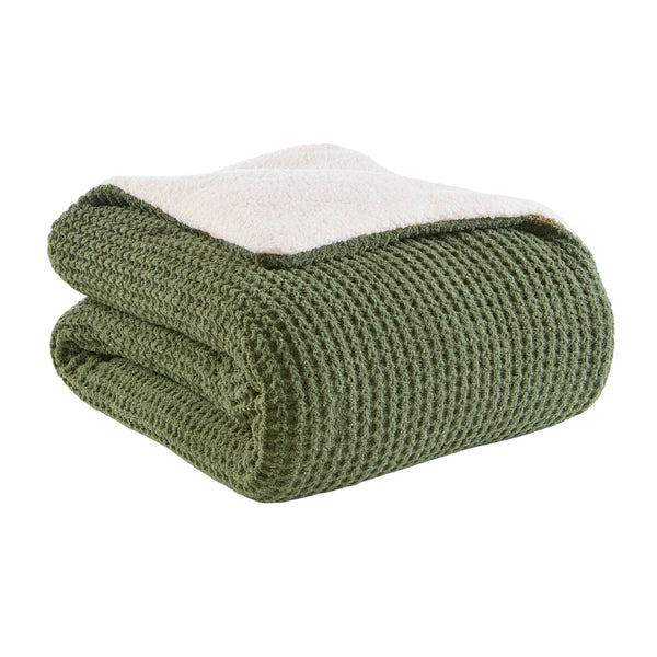 English Elm 3-Piece Queen Coverlet Set Matelassé Elegance with Two Shams — Soft Polyester-Rayon Texture, Durable Comfort Olive 20.47 L x 13.78 W x 12.2 H B035P381298