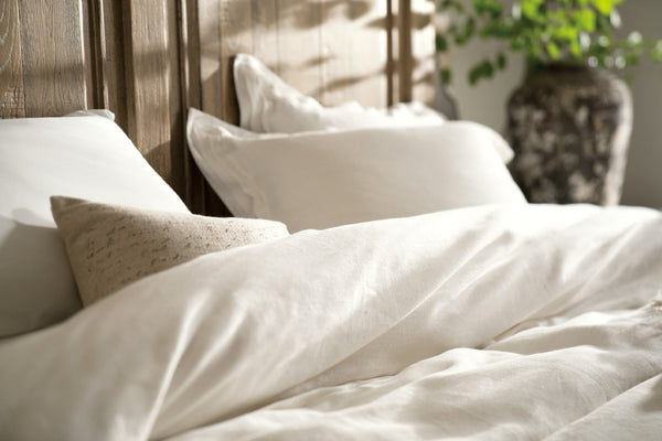 Hooker Furniture Boheme Laurier King Panel Bed With Hand-Distressed Oak Veneer, Antique Milk Paint, Rustic Elegance 5750-90266-MWD