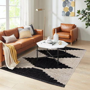 Madison Park Amanda Modern/Contemporary Black & Ivory Modern Area Rug MP35-7596 Black/Ivory