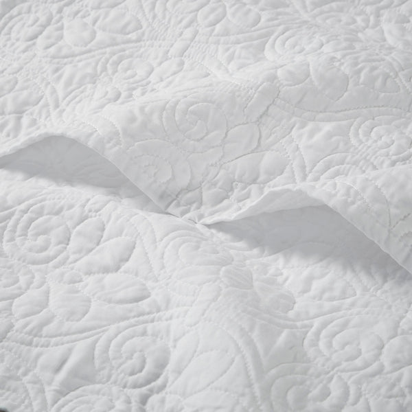 JLA Home Madison Park - Oversized Quilted Throw with Quebec Stitch Pattern, Plush Cotton Fill for Cozy Layering & Décor Texture White MP50-2986