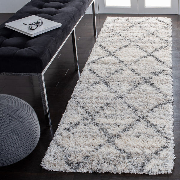 Safavieh Fontana Shag 886 Power Loomed Shag & Flokati Rug Grey / Ivory 4' x 4' Round