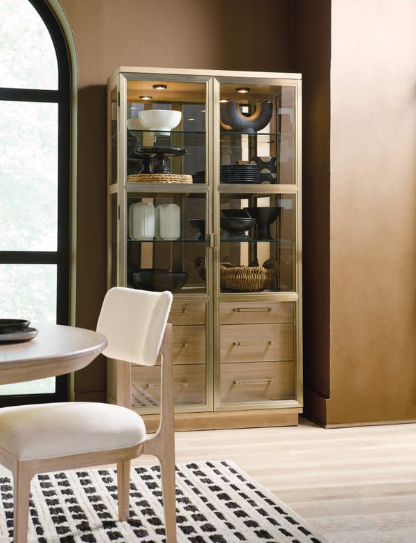 Hooker Furniture Banyon Glass Display Cabinet With Mirrored Back, Brushed Brass Accents & Led Lights, Desert Oak Finish 6081-75906-82
