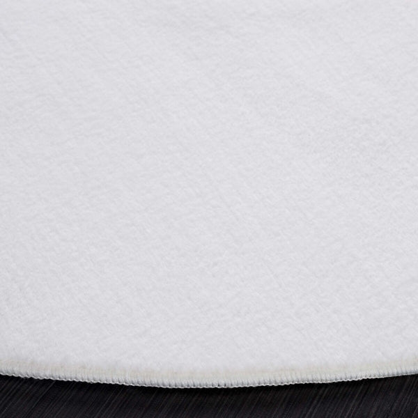 Safavieh Faux Rabbit Fur 100 Power Loomed Polyester Solid & Tonal Rug Ivory FRF100A-8