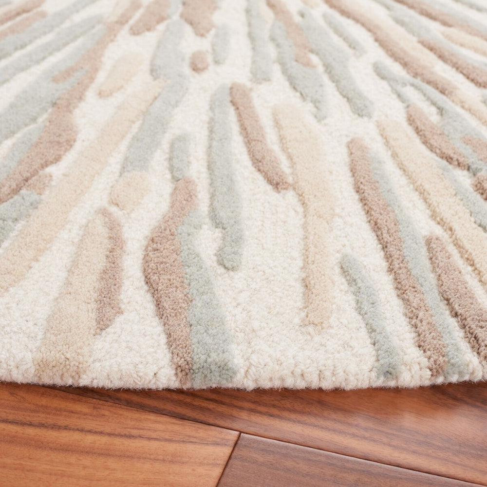 Safavieh Fifth Avenue 109 Hand Tufted Contemporary Rug Ivory / Grey FTV109A-4R