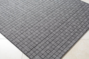 Livabliss Westport Geometric Polypropylene Outdoor Rug Machine Woven in Turkey for Patios Black, Medium G 5'3" x 7' GAWE2300-537