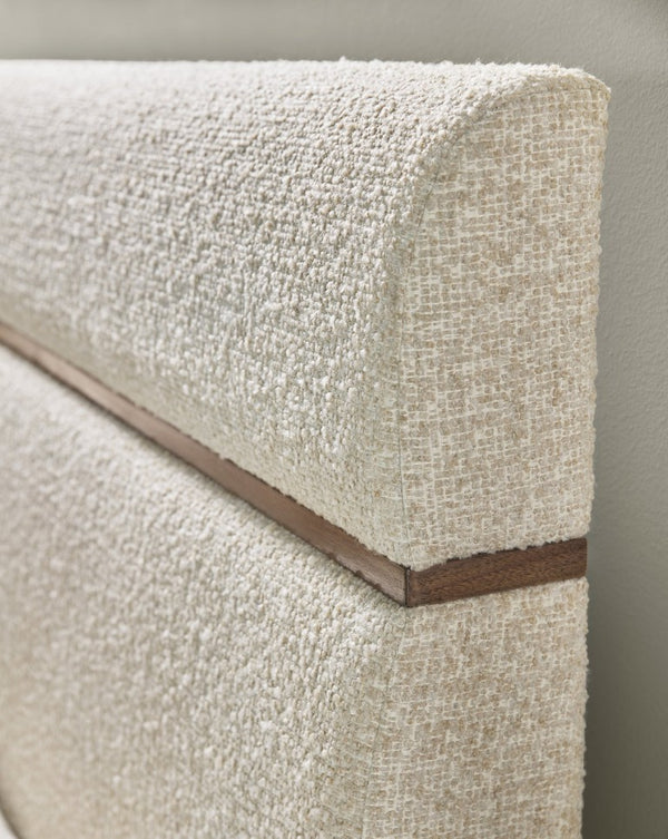 Hooker Furniture Eleana Upholstered Queen Bed With Curved Headboard & Light Caramel Walnut Trim, Transitional Style 93.86 L x 83.27W x 60.00H 7252-90866-85