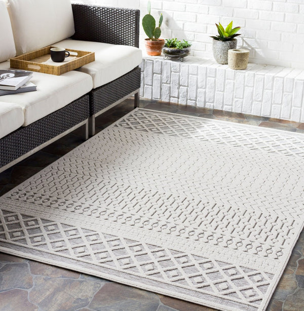Livabliss Greenwich Global Motif Machine Woven Polypropylene Accent Rug for Entryways and Bedside GWC2318-2211