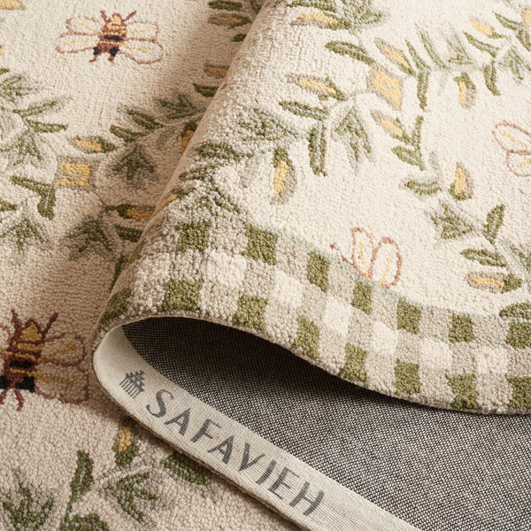 Safavieh Hk55 Hand Hooked  Rug Ivory / Green 6' x 9' Oval