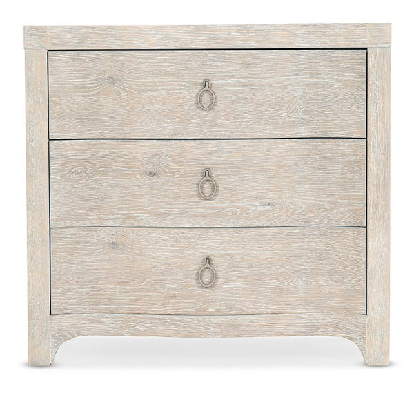 Hooker Furniture Serenity Antigua Coastal Three-Drawer Nightstand With Surf Whitewash, Soft-Close Drawers & Usb 6350-90116-80