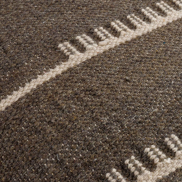 Surya Harry 18" Modern Accent Pillow - Chic Cotton-wool Blend For Comfort & Versatile Home Decor Style Charcoal Wool,Cotton,Cotton Hry001-1818p