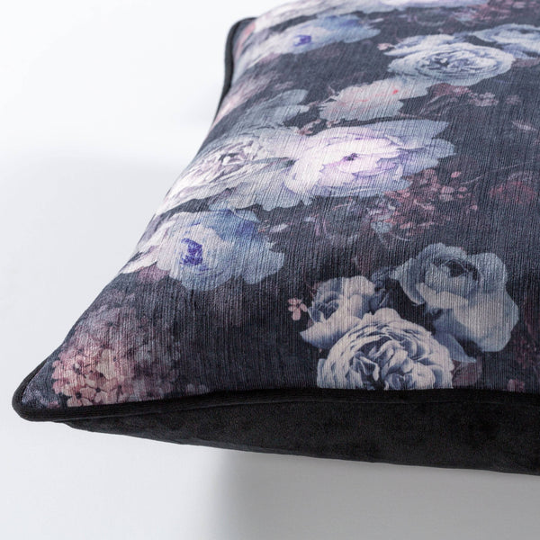 Surya Horticulture 18"X18" Nature-inspired Accent Pillow - Durable, Stylish, And Machine Washable Decor Black Polyester,Polyester Htc001-2222d