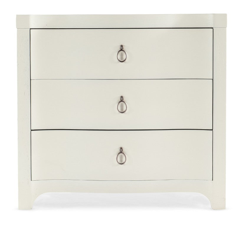 Hooker Furniture Serenity Coastal Three-Drawer Nightstand With Shell White Oak Veneer, Soft-Close Drawers, Usb Charging 18.50 L x 32.75W x 30.50H 6350-90116-02