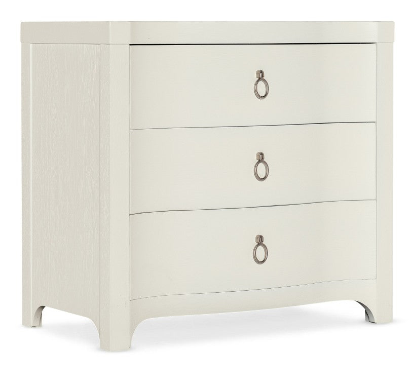 Hooker Furniture Serenity Coastal Three-Drawer Nightstand With Shell White Oak Veneer, Soft-Close Drawers, Usb Charging 18.50 L x 32.75W x 30.50H 6350-90116-02