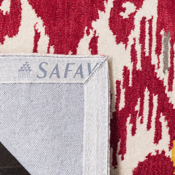 Safavieh Ikt226 Hand Tufted  Rug Ivory / Red IKT226A-2