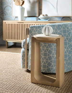 Hooker Furniture Commerce Helena Spot Table — Desert Oak White Oak Base With Natural Veined Marble Top, Compact Style 7228-80228-82