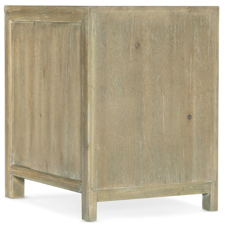 Hooker Furniture Surfrider Driftwood Chairside Chest With Soft-Close Door & Drawer, Weathered Coastal Accent Table 6015-50006-80