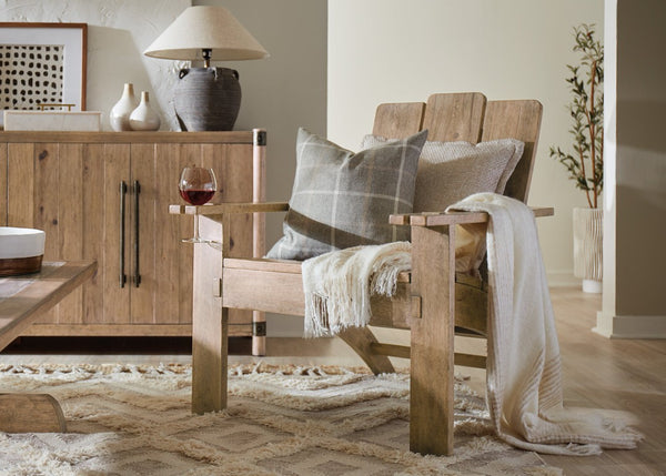 Hooker Furniture Vineyard Pecky Hickory Accent Chair — Sonoma Finish Adirondack Silhouette With Plush White Zin Cushion, Wine-Glass Arms 6952-50000-80