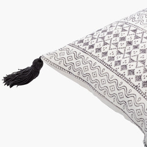 Surya Janya 14"L X 32"W Global Inspired Lumbar Pillow - Elegant Cotton Decor For Eclectic Home Charm Black Cotton,Cotton Jny001-1432p