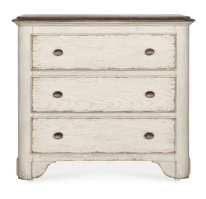 Hooker Furniture Americana Vintage-Inspired Three-Drawer Nightstand With Two-Tone Distressed Finish And Self-Closing Drawers Whites/Creams/Beiges 7050-90016-02