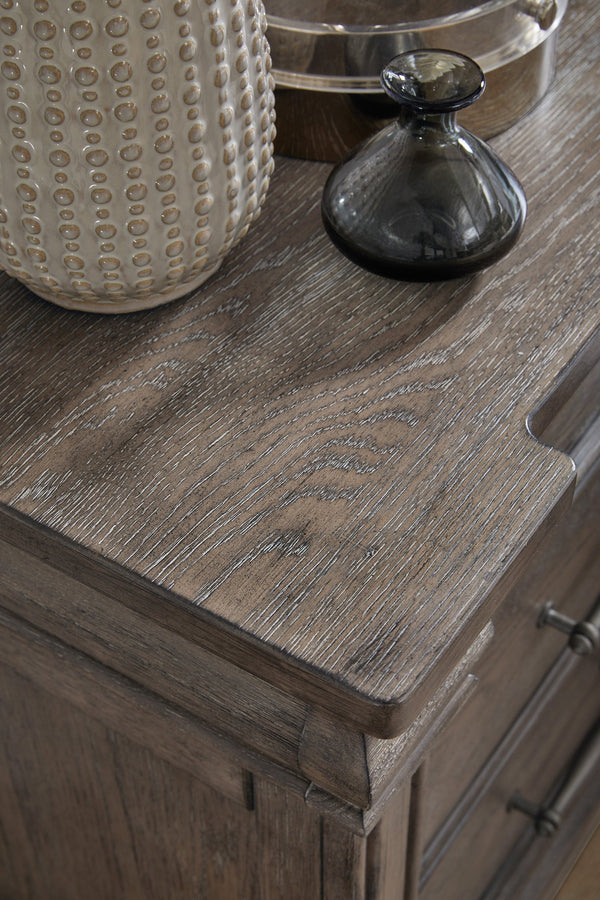 Pulaski Furniture Madison Ridge Brown 3 Drawer Nightstand With Usb Charger, Cedar & Felt Linings For Stylish Storage Brown Flat,Cut White Oak Wood Veneers P413140-pulaski