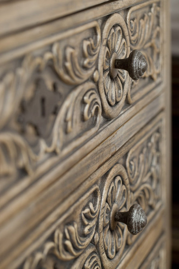 Hooker Furniture Floresville Bachelors Chest Sandstone Carved Gambel Oak, 4-Drawer Rustic Dresser With Usb & Light 5960-90017-MWD