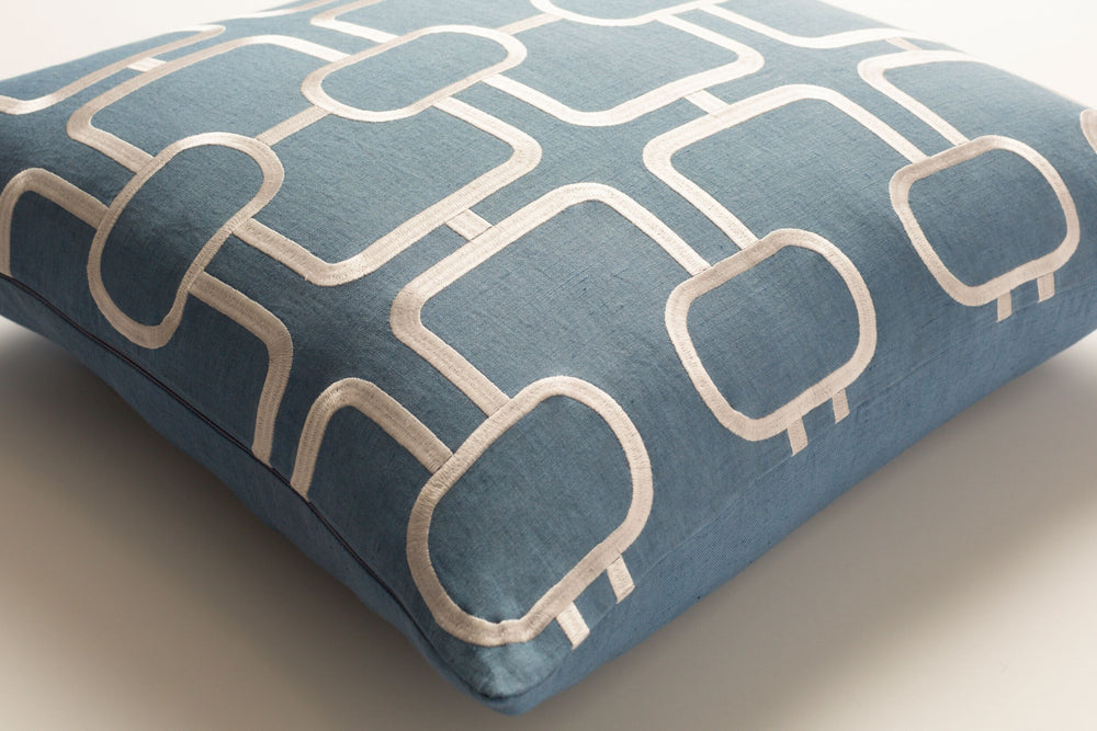 Surya Lockhart 18"X18" Durable Accent Pillow - Modern Woven Design For Charming Home Decor, India Made Blue Linen,Cotton,Linen,Cotton Lkh003-2222d
