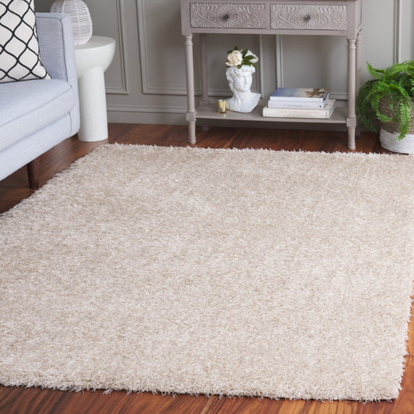Safavieh Lindsay Shag 560 Power Loomed Shag & Flokati Rug LNS560B-9