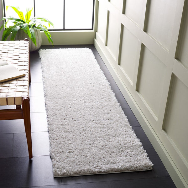 Safavieh Lindsay Shag 560 Power Loomed Shag & Flokati Rug LNS560F-9