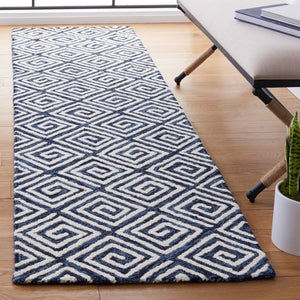 Safavieh Metro 455 Hand Tufted Contemporary Rug Navy / Ivory MET455N-9