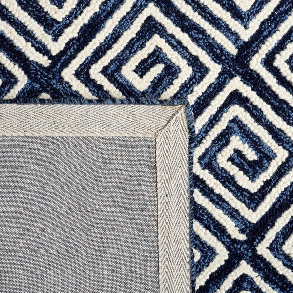 Safavieh Metro 455 Hand Tufted Contemporary Rug Navy / Ivory MET455N-9