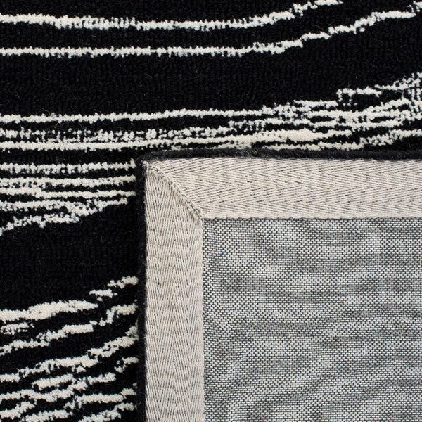 Safavieh Metro 995 Hand Tufted  Rug Black / Ivory MET995Z-9