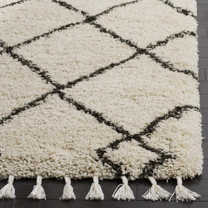 Safavieh Moroccan Fringe Shag 241 Power Loomed Shag & Flokati Rug Cream / Charcoal MFG241B-25