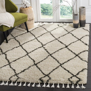 Safavieh Moroccan Fringe Shag 241 Power Loomed Shag & Flokati Rug Cream / Charcoal MFG241B-25