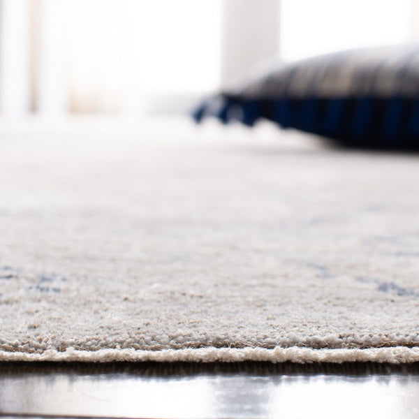 Safavieh Moon Dust 644 MND644 Power Loomed Traditional Rug Grey / Ivory MND644F-28