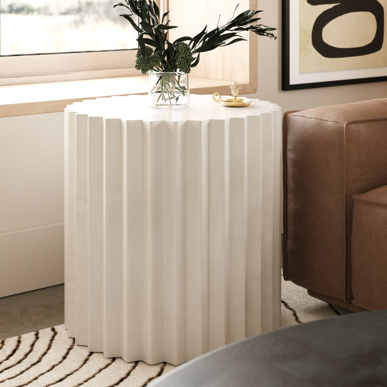 VIG Furniture Evadale Ribbed White Concrete End Table — Modern 22" Sculptural Side Table, Weather‑Resistant, 220Lb Capacity VGGR-685156-WHT