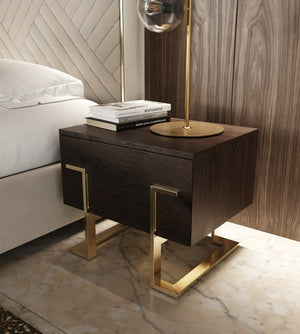 VIG Furniture Moontide Smoked Ash & Champagne Gold Nightstand — Mid-Century Modern Drawer Table, Compact Luxe Storage VGVCJ1922-D